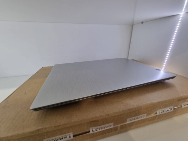 LENOVO IDEAPAD ULTRASLIM 3 - Slika 2