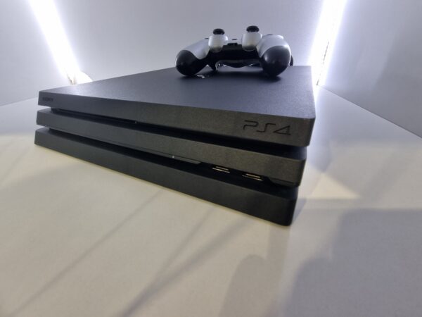 PLAYSTATION 4 PRO 1TB - Slika 8