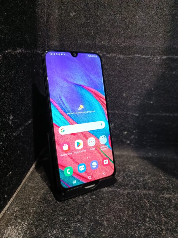 SAMSUNG GALAXY A40