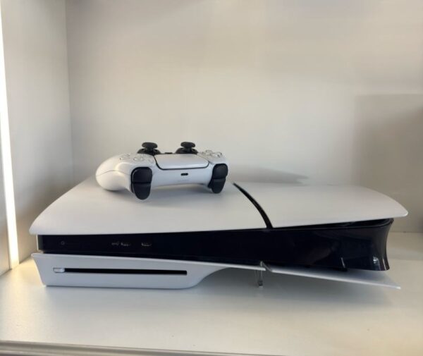 PLAYSTATION 5 SLIM DISK VERZIJA + KONTROLER