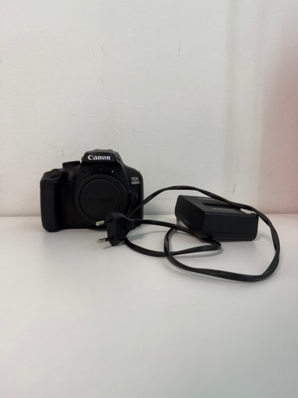 CANON 4000D