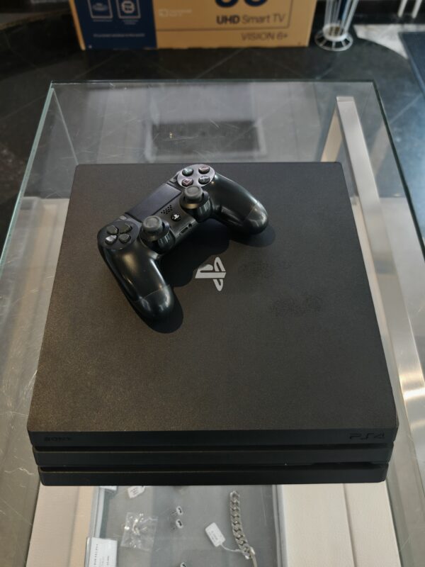 PLAYSTATION 4 PRO 1TB