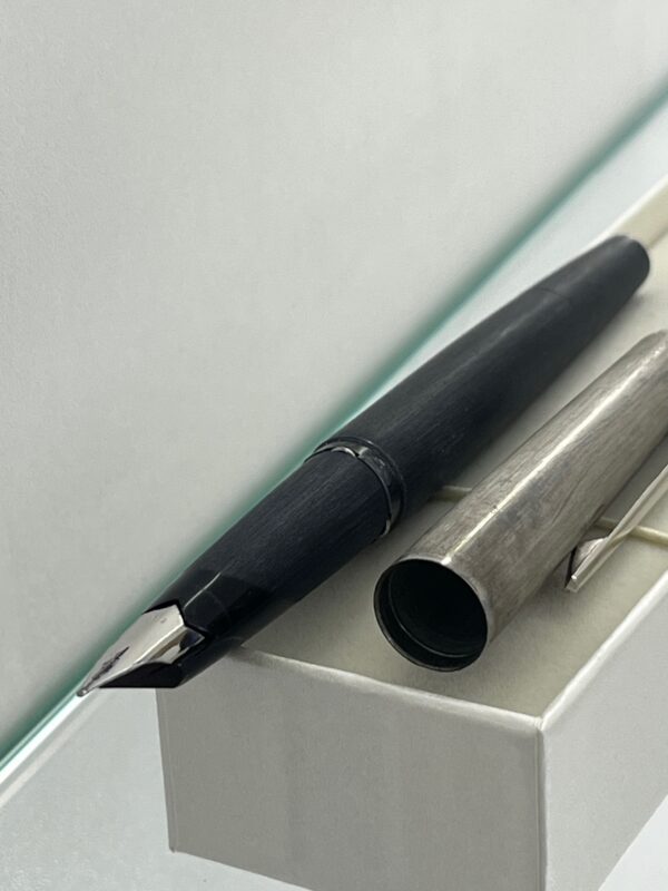 MONTBLANC 225 CRNO SREBRNO NALIVPERO