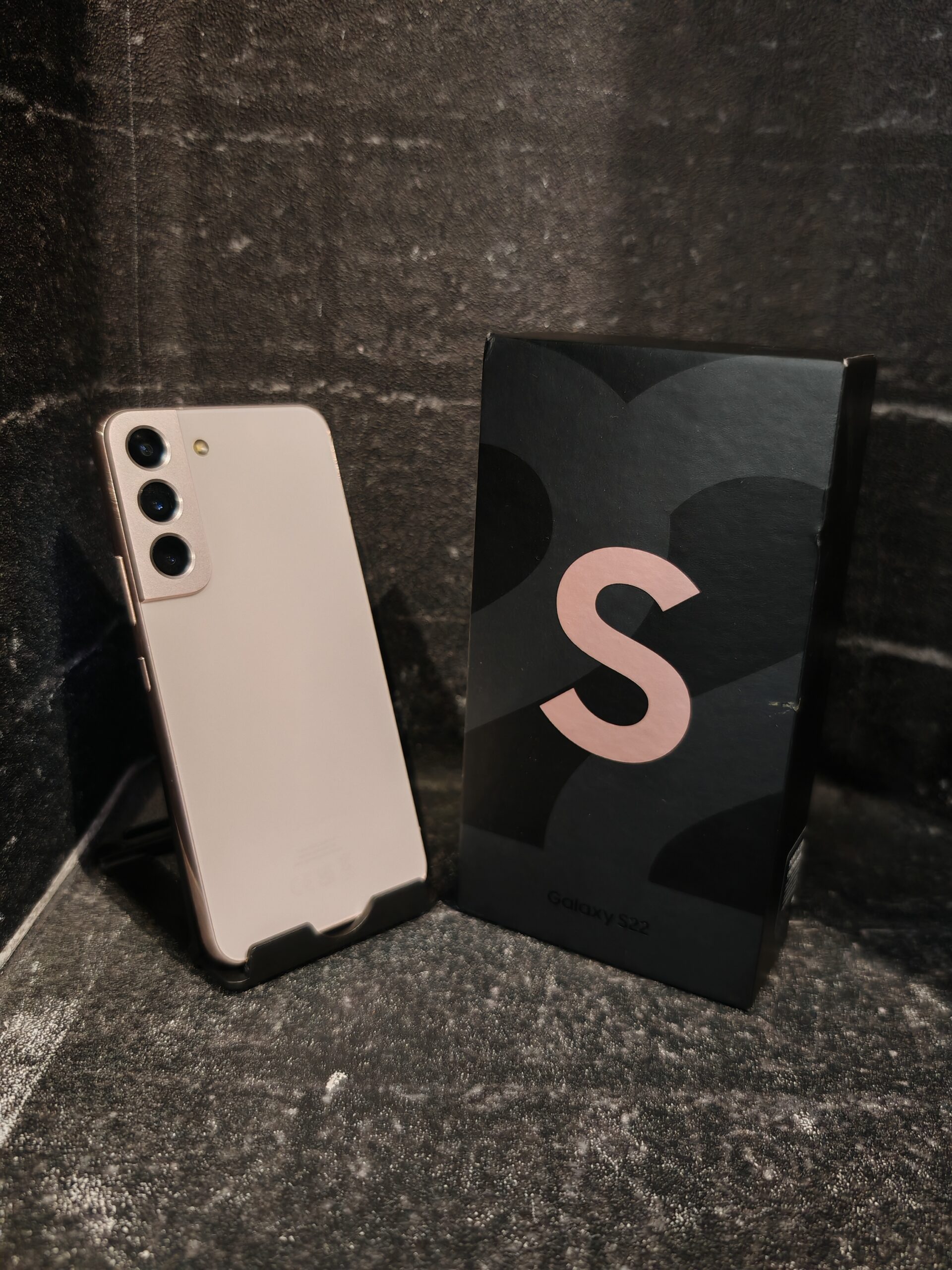 SAMSUNG GALAXY S22 - Slika 2