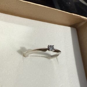 ZLATNI PRSTEN 18K 1,79G BRI CCA 0,1CT