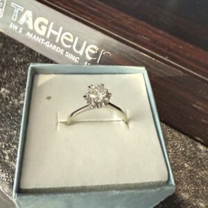 ZLATNI PRSTEN 2.6G BRI 0,5CT H-I