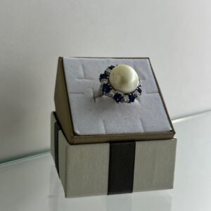 ZLATNI PRSTEN BRILJANTI SAFIRI