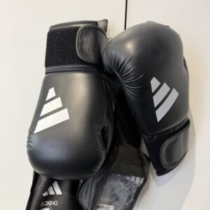 Komplet za boks ADIDAS V2 (rukavice+bandaže+štitnik za zube) NOVO