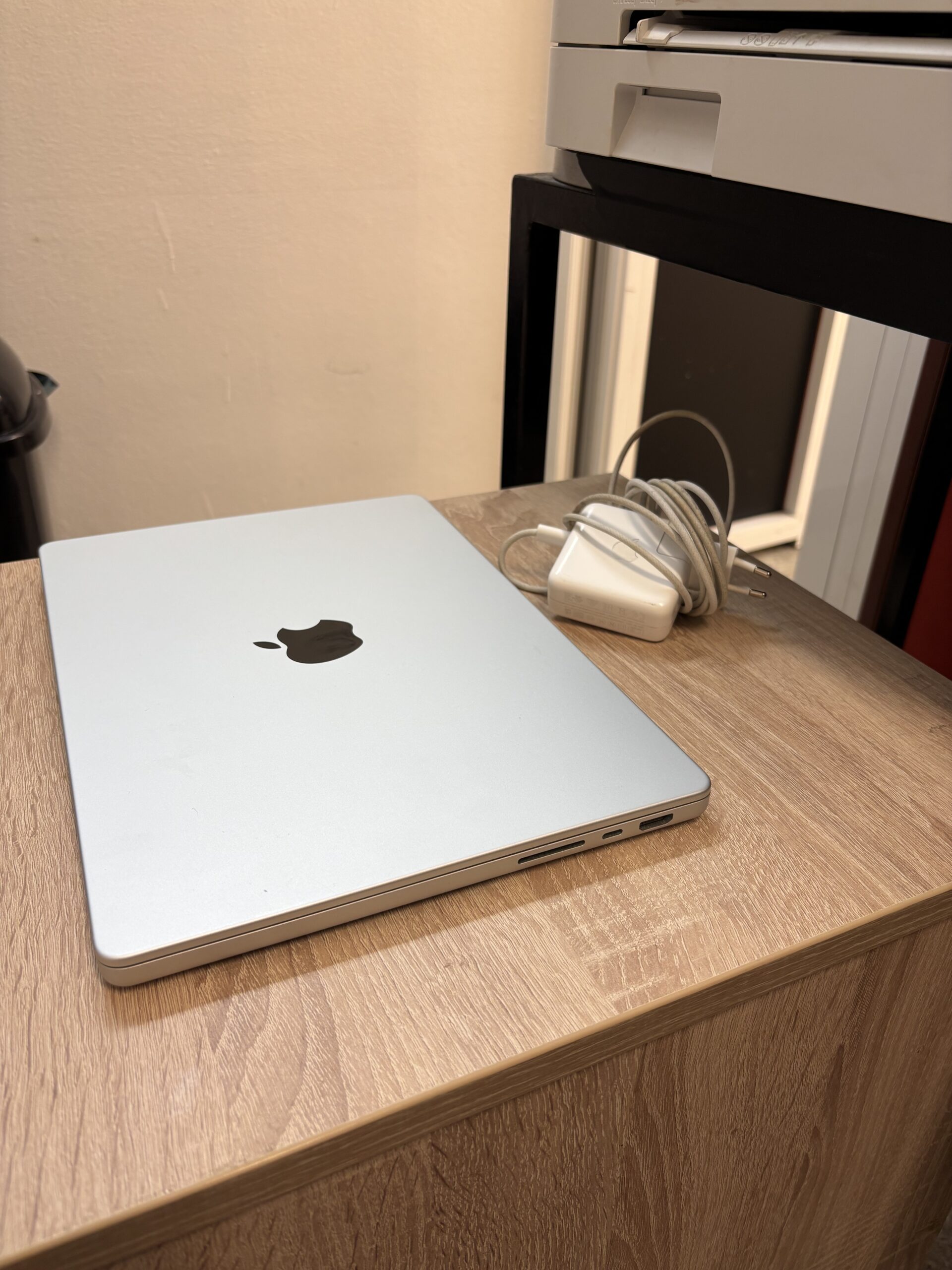 MACBOOK M4 PRO 512GB - Slika 3