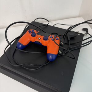PLAYSTATION 4 SLIM 500GB + KONTOLER
