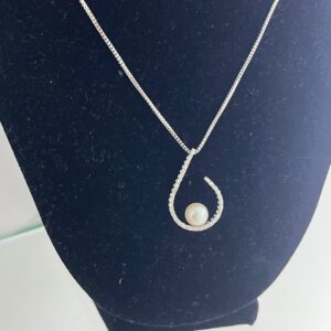 ZLATNA OGRLICA 18K BISER / BRILIJANTI