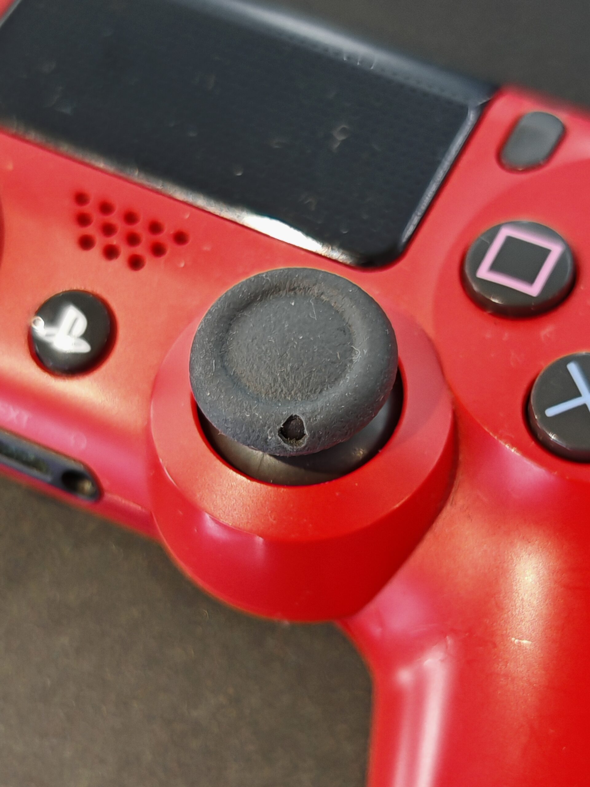 PLAYSTATION 4 SLIM - Slika 2