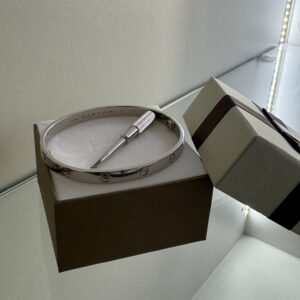 CARTIER LOVE BRACELET CLASSIC MODEL