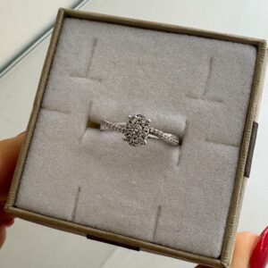 ZLATNI PRSTEN SA BRILJANTIMA