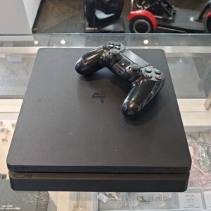PLAYSTATION 4 SLIM