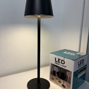 STOLNA LED LAMPA NOVO !