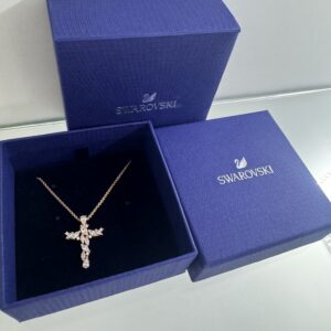 SWAROVSKI LANČIĆ KRIŽ ROSE GOLD