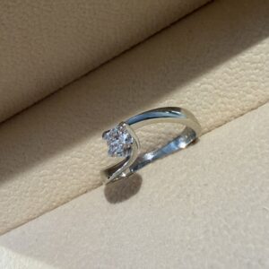 ZLATNI PRSTEN 18K 4,20G CCA 0,20CT