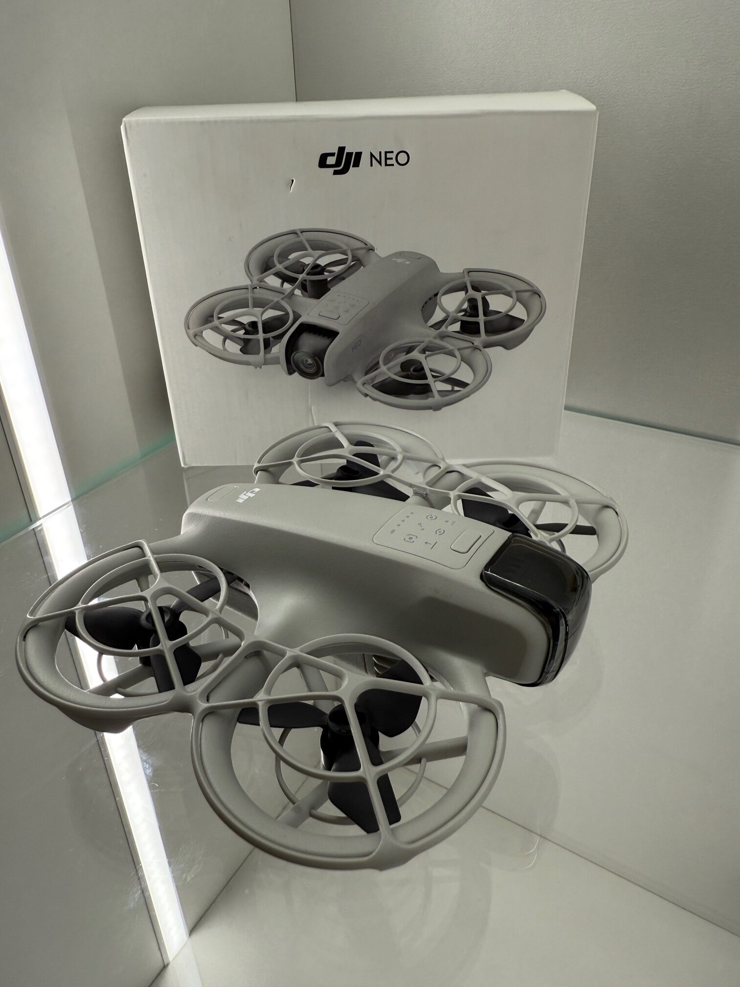 DJI NEO DRON
