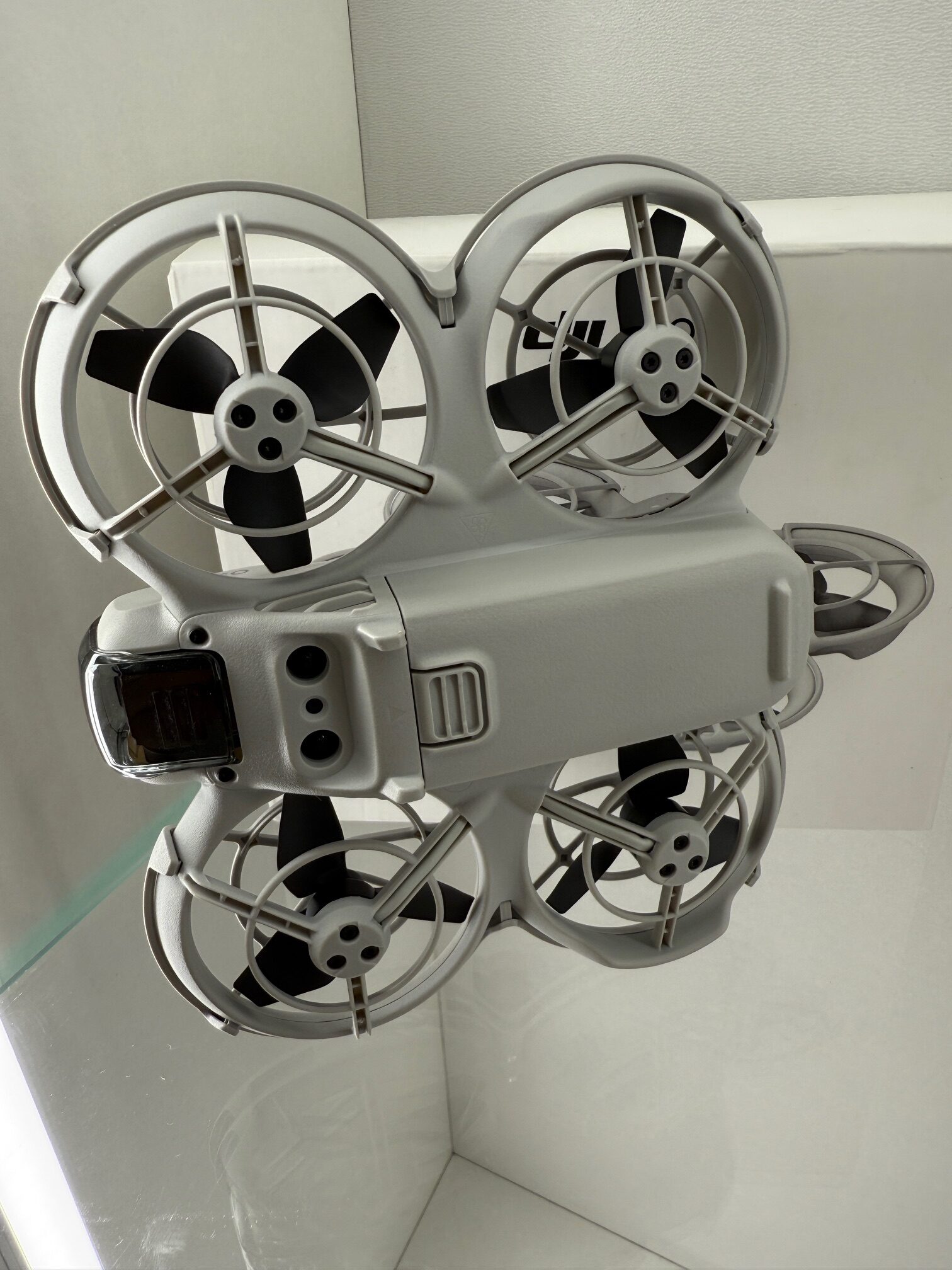 DJI NEO DRON - Slika 4