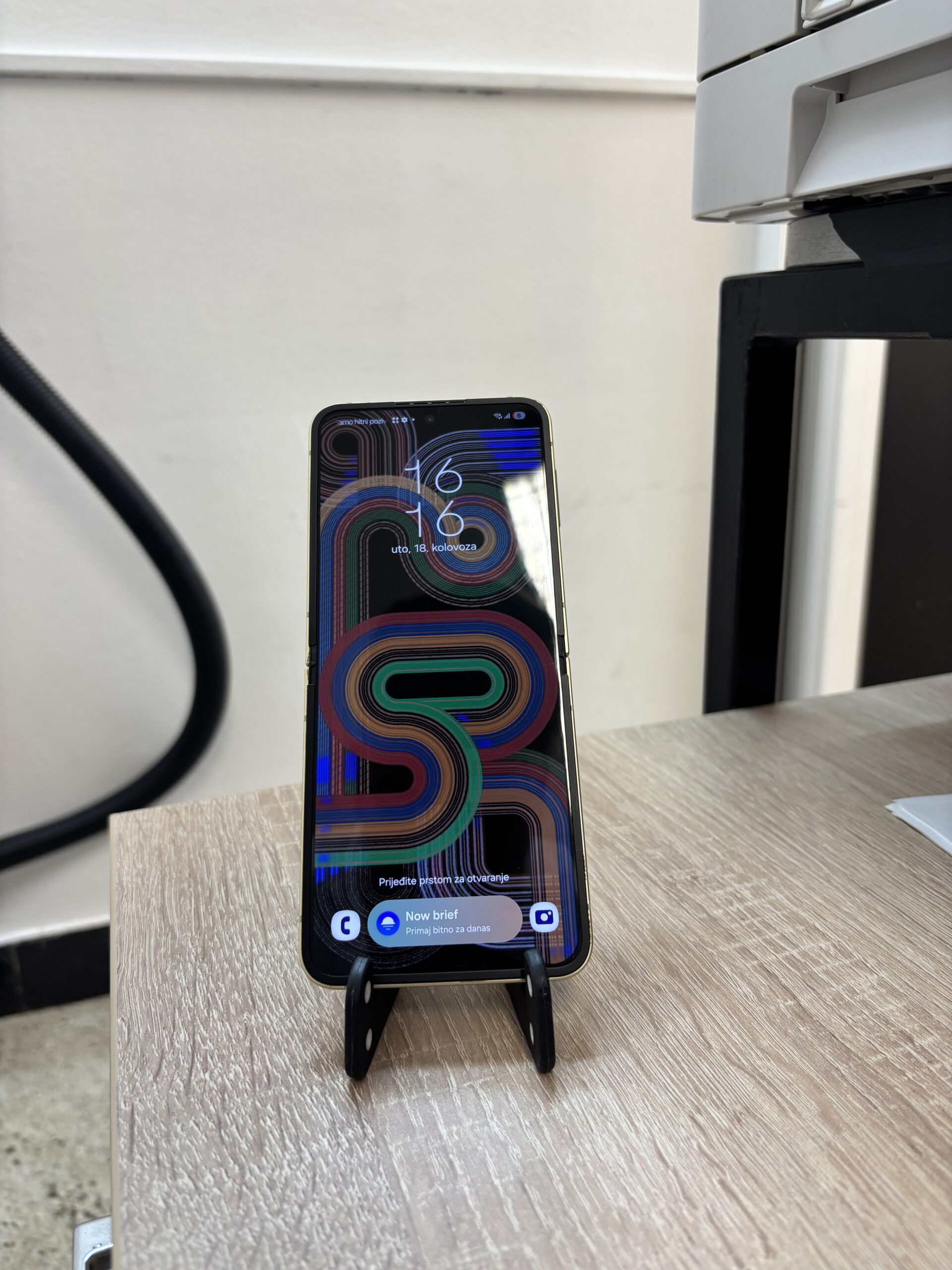 SAMSUNG GALAXY Z FLIP 6 512GB - Slika 3