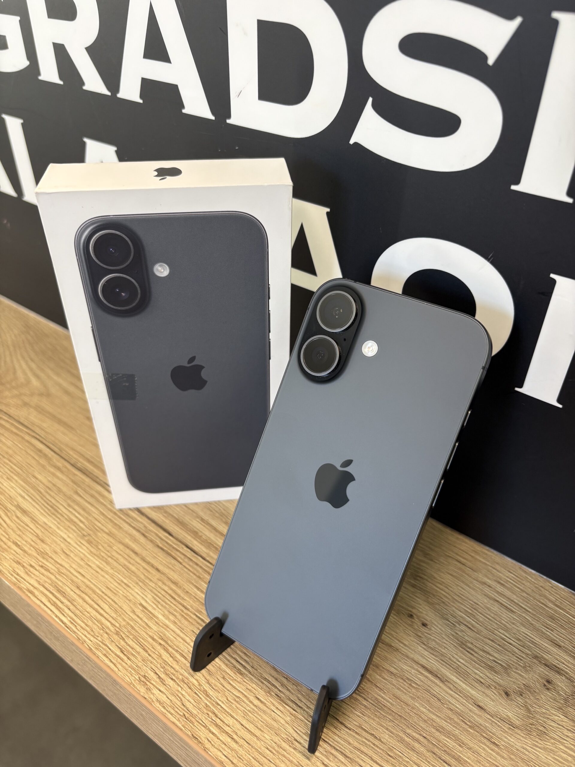 IPHONE 17 256 GB - Slika 2