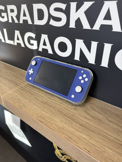 NINTENDO SWITCH LITE - Slika 3