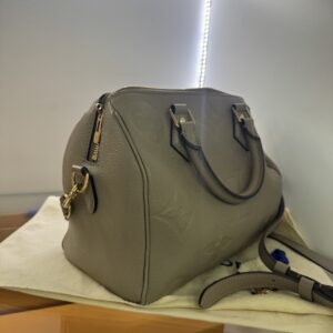LV SPEEDY BANDOULIERE 25 EMPREINTE KOŽNA TORBA