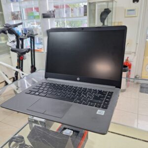 HP 240 G8 I5 10GEN, 16/256GB BAT 100%